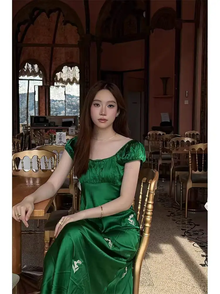 Retro French Green Silk Short sleeved Dress Women's Summer Slim Fit Embroidered Long Skirt