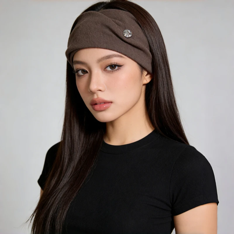 Women Twisted‑Knot Knit Wide Headband Floral Metal‑Accent Retro Hair Wrap 4-Season Warm Sweat‑Absorbent Sports Hair Accessories
