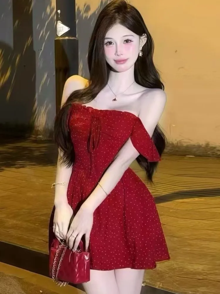 

Sexy French Women Hotgirl Polka Dot Mini Dresses Sweet Slash Neck Slim Fit Off-Shoulder Waist Lace-up A-Line Skirt New Fashion