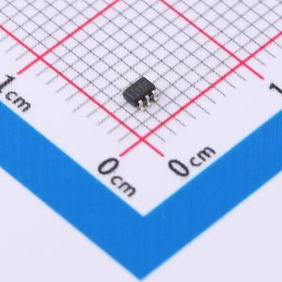 5PCS/LOT TLV7031DCKT (Linear Comparators)