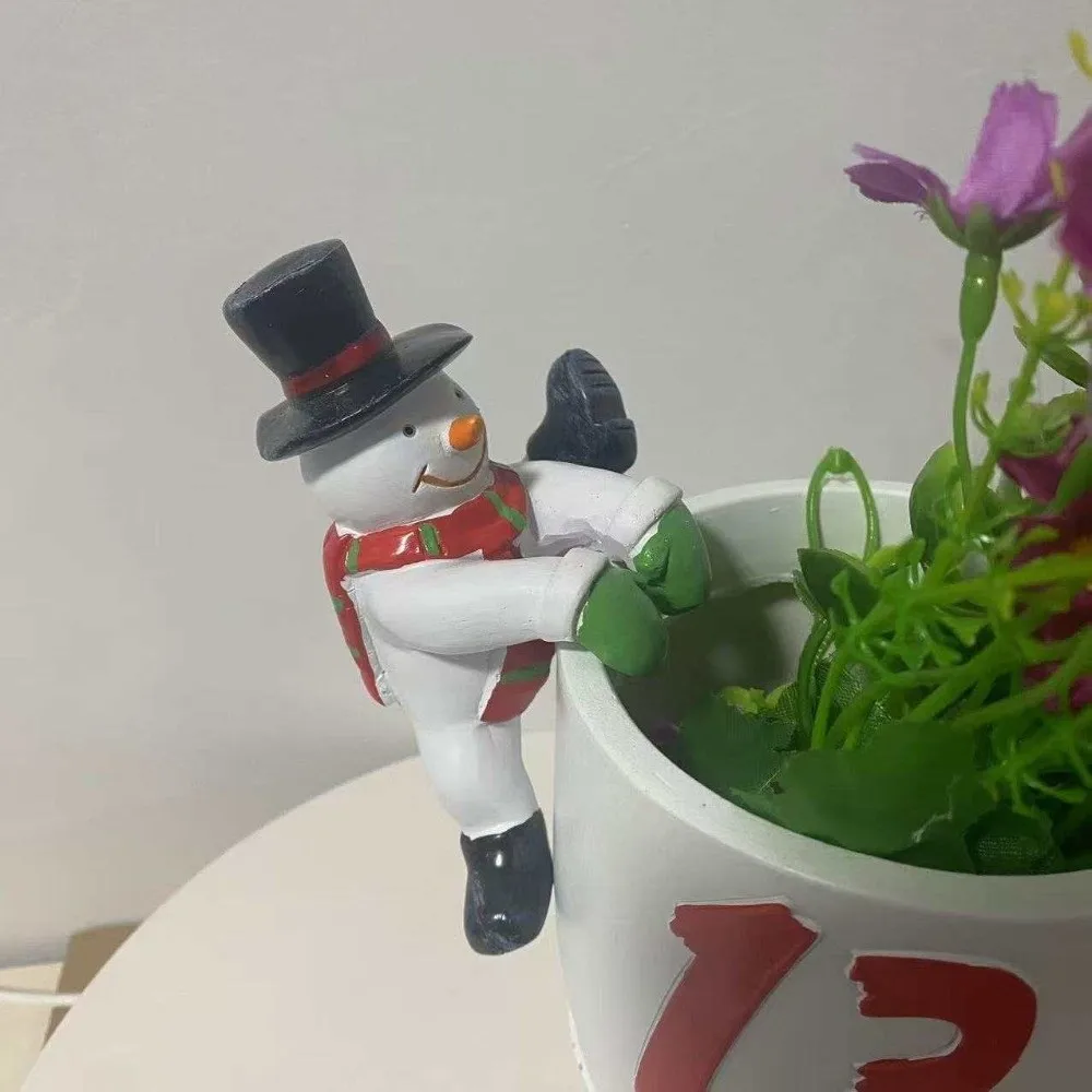 Santa Claus Resin Flower Pot Hangings Cute Snowmen Small Climbing Figurines Handmade Waterproof Christmas Hanging Ornaments