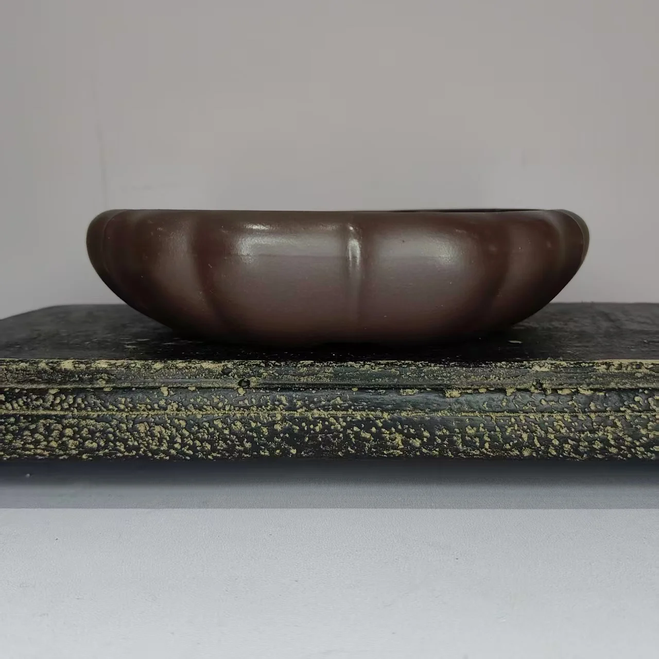 High Quality Lotus Shape Unglazed Shallow Yixing Purple Sand Bonsai Pot
