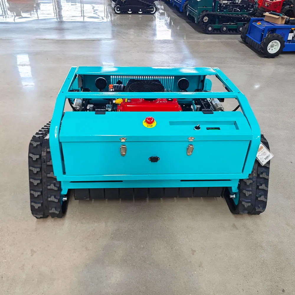 جزازة العشب التي يتم التحكم فيها عن بعد مع ملحق محراث الثلج، جزازة العشب الروبوتية ذات المنحدر العادق المطبق على حديقة الحديقة