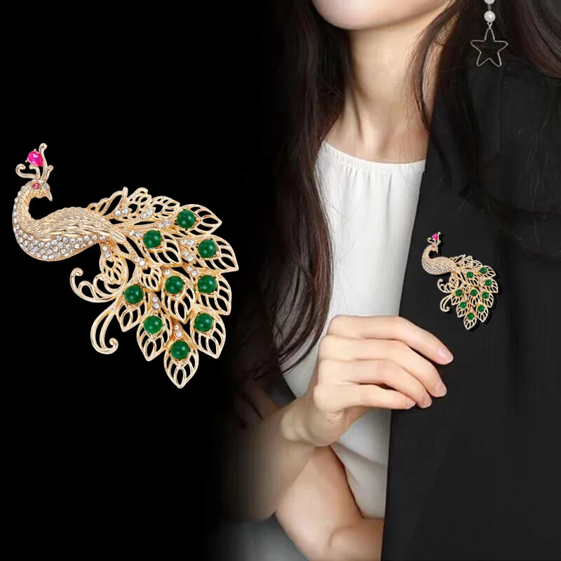 Peacock screen brooch, fashionable animal studded diamond chest flower, women's coat, sweater, clothing accessories