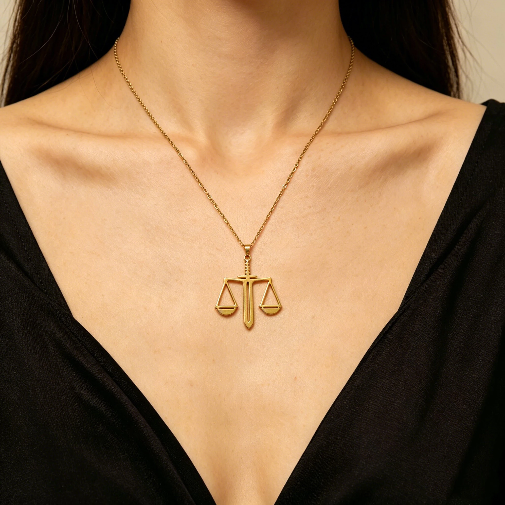 Colliers pendentifs simple et neutres en forme de balance pour femmes et hommes, chaîne de clavicule tendance en acier inoxydable, accessoires de bijoux