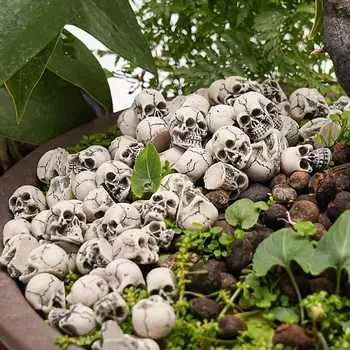 Halloween Skull Pots 1