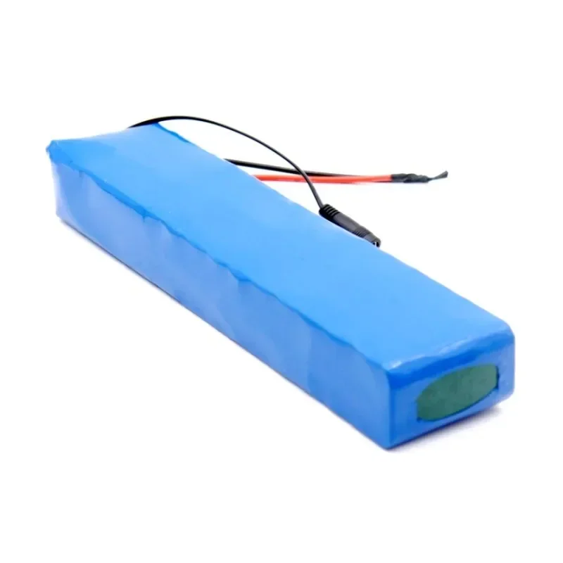 36 V 10 Ah 18650 wiederaufladbarer Lithium-Akku 10S3P 500 W mit BMS für Fahrrad-Roller-Akku + Ladegerät.
