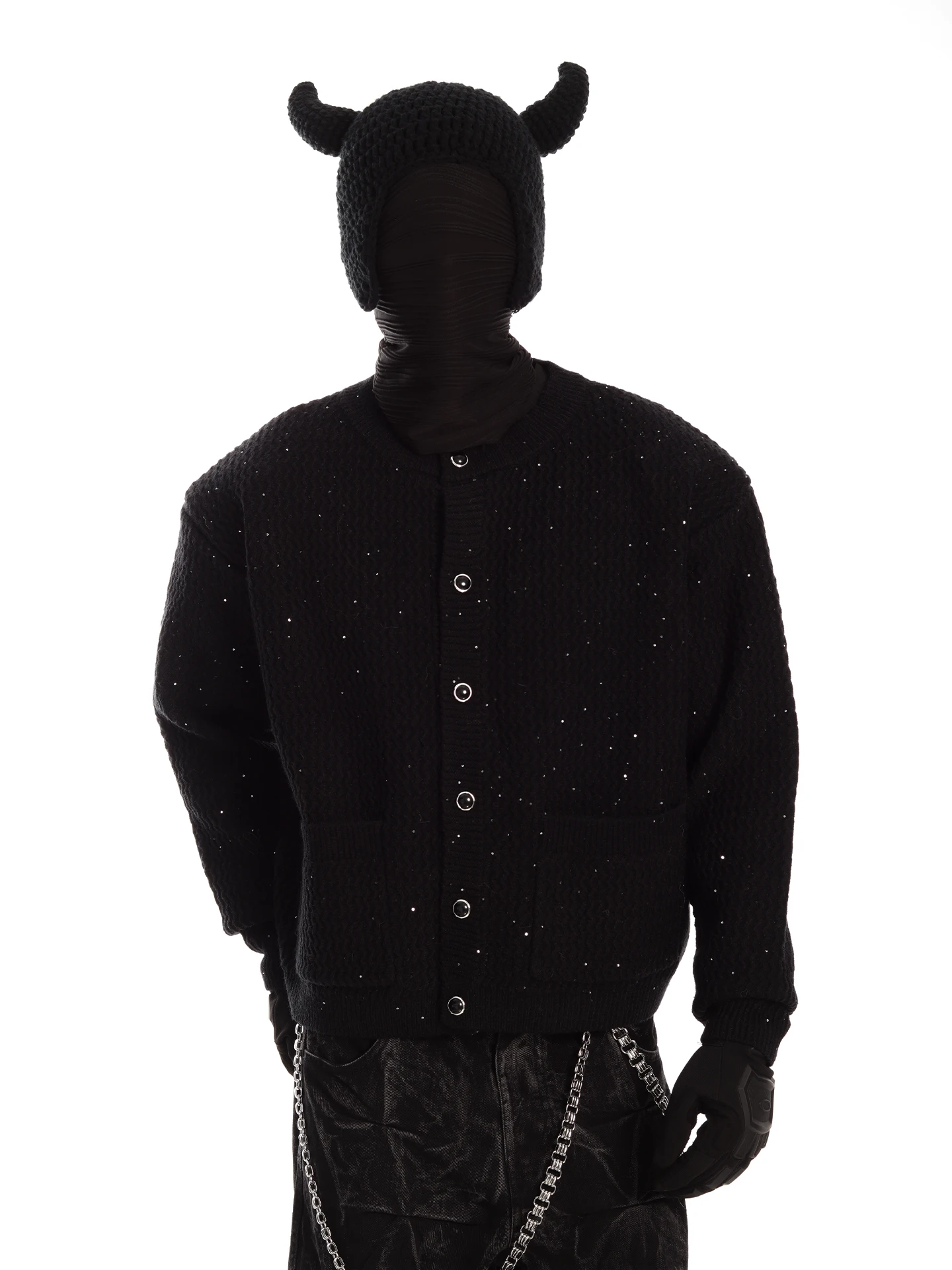 เสื้อแจ็คเก็ตไหมพรมดีไซน์หรูหราทันสมัยสำหรับผู้ชายและผู้หญิง  คอลเลคชั่นฤดูใบไม้ร่วง 2025  งานถักละเอียด  ดีไซน์โดดเด่น  ให้ความรู้สึกหรูหราเบาๆ  พร้อมกลิ่นอายความหอมอ่อนๆ