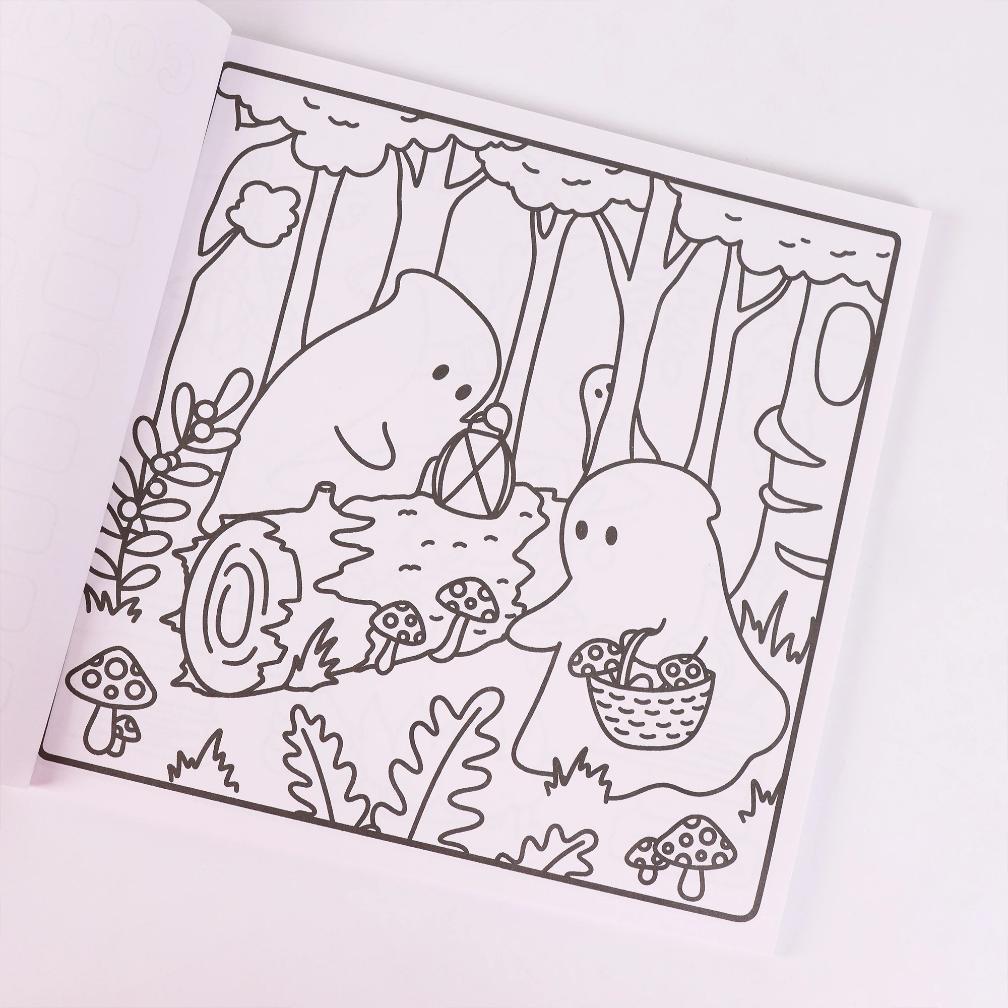 كتاب تلوين مريح مخيف للبالغين والمراهقين يتميز بشخصيات رائعة ومخلوقات مخيفة ومشاهد مريحة للراحة