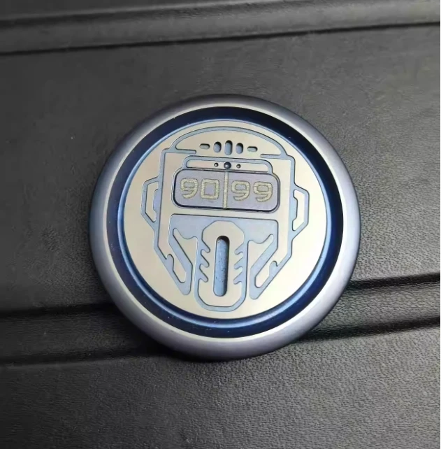 

USED EDC MACKIE titanium alloy Papa Coin Decompression toys