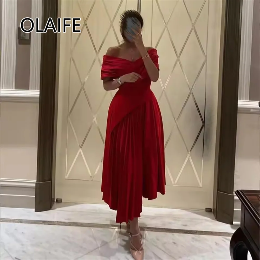 Einfaches, schulterfreies, knielanges Brautjungfern-Abendkleid aus Chiffon in A-Linie, plissiertes, rückenfreies arabisches Dubai-Abendkleid nach Maß