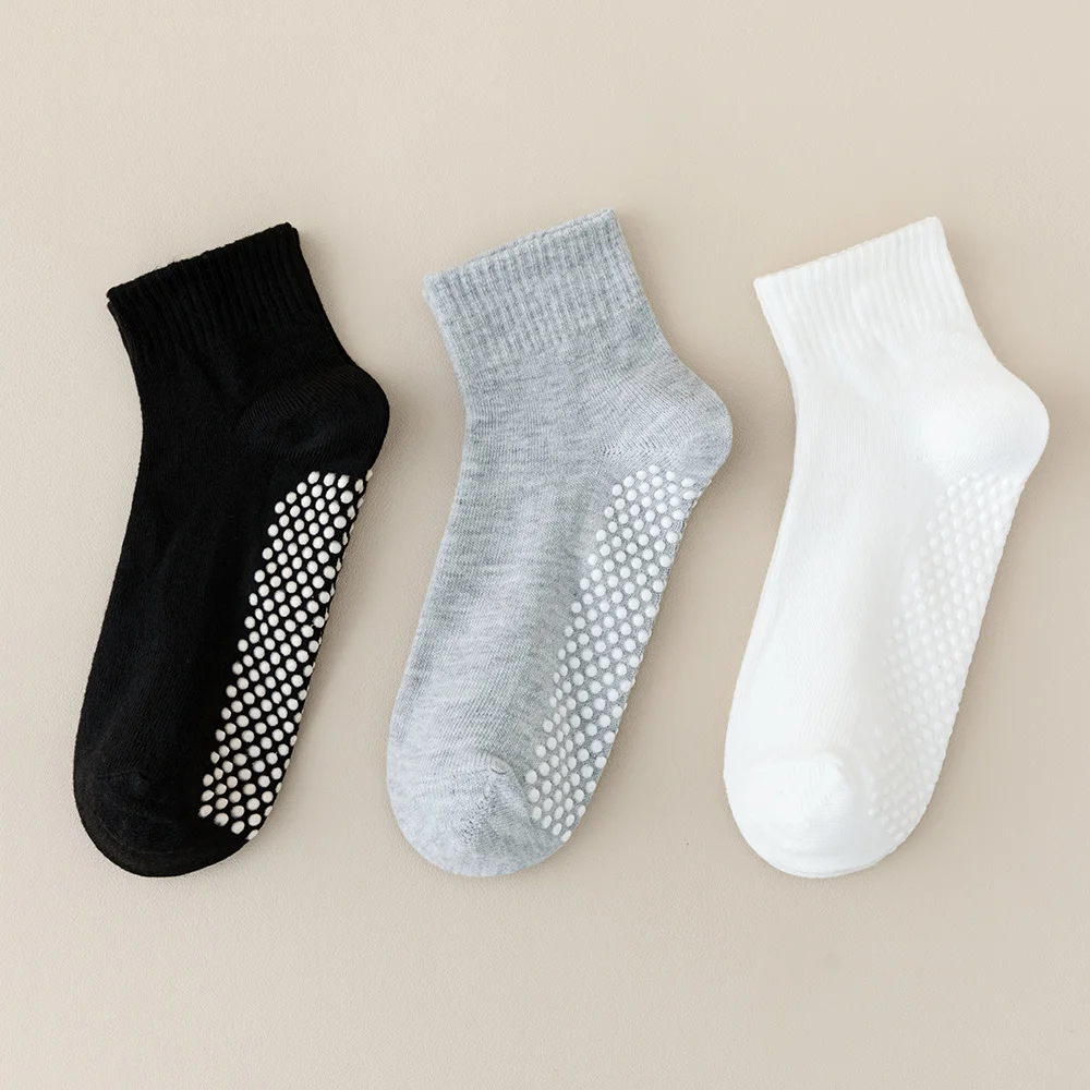 5 pairs of anti slip adhesive floor socks for boys, baby socks for students, sports solid color black and white socks for childr