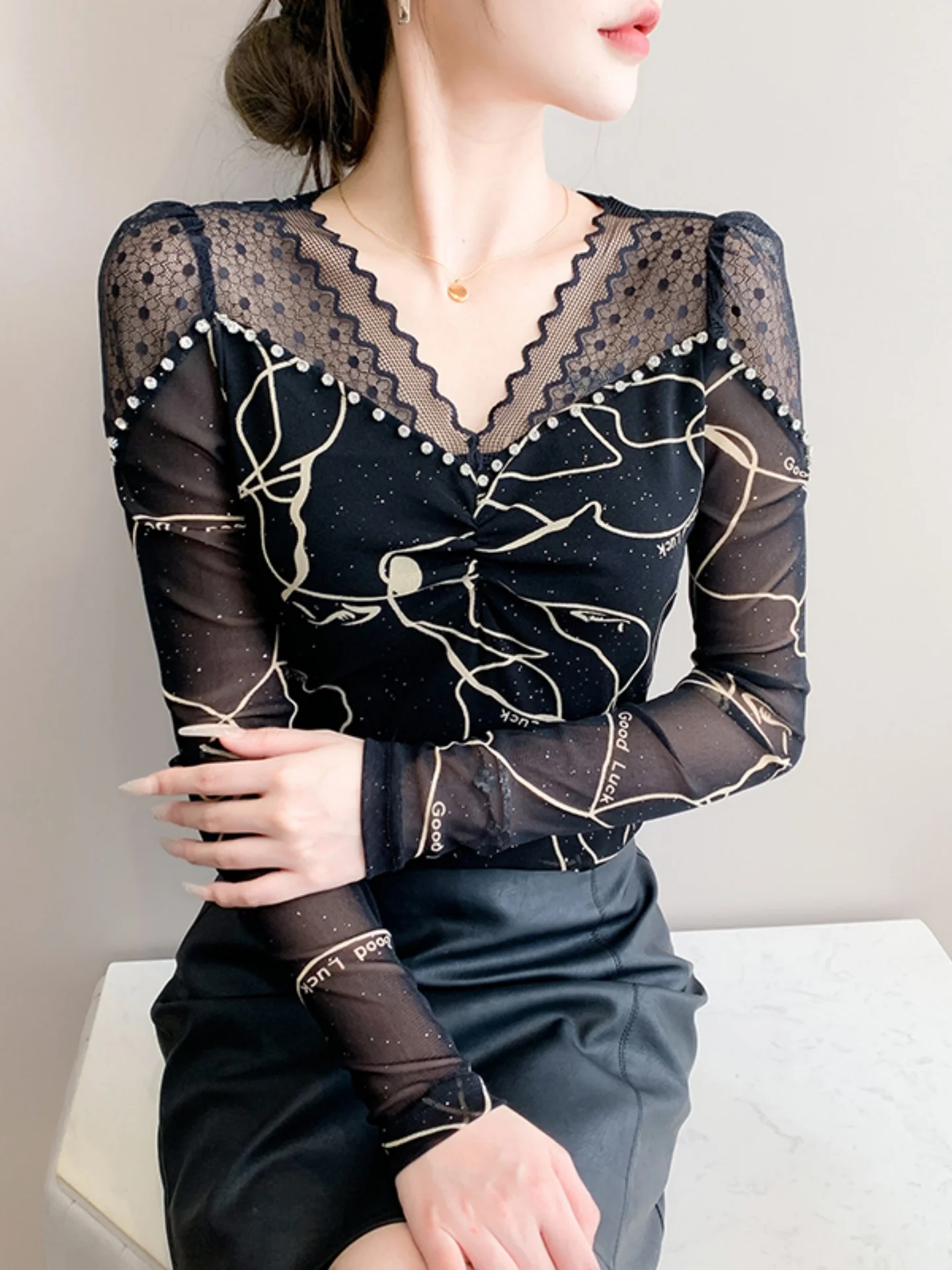 

Женская футболка с рюшами Sve V-ne, длинный кружевной топ в стиле пэчворк Me Base irt, осень-зима, европейский дизайн, топ с бусинами