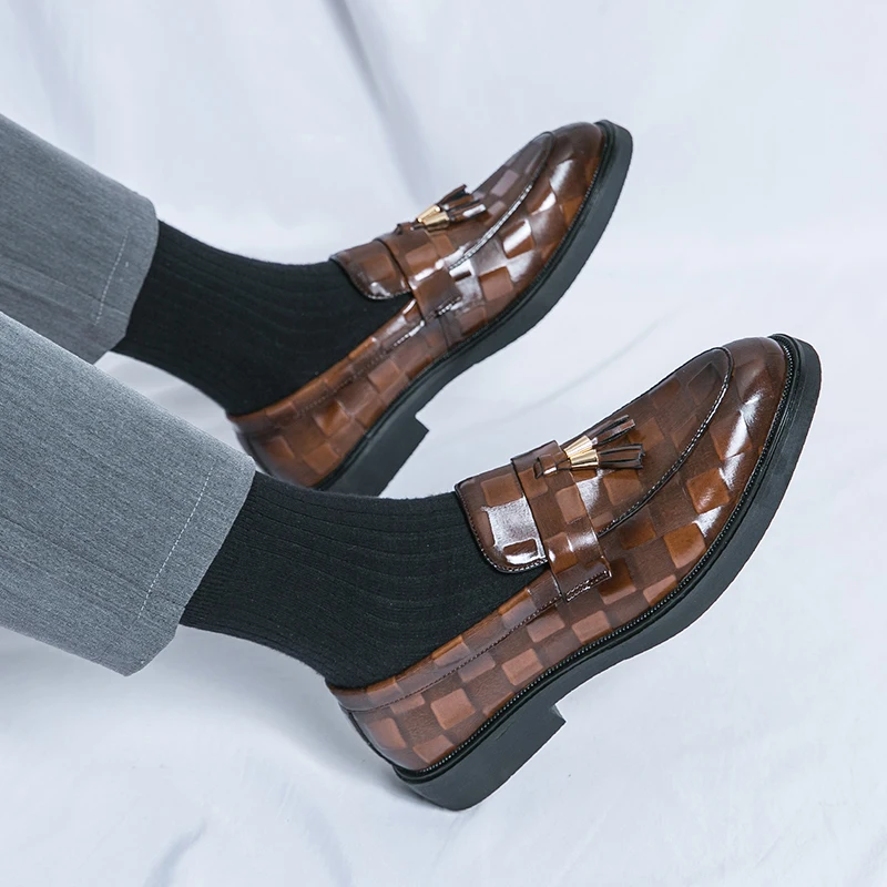 

Men Business Fringe Shoes Black Brown Glossy Leather Classic Business Casual Shoes for Men Gentleman Social Shoes Sizes 38 - 47