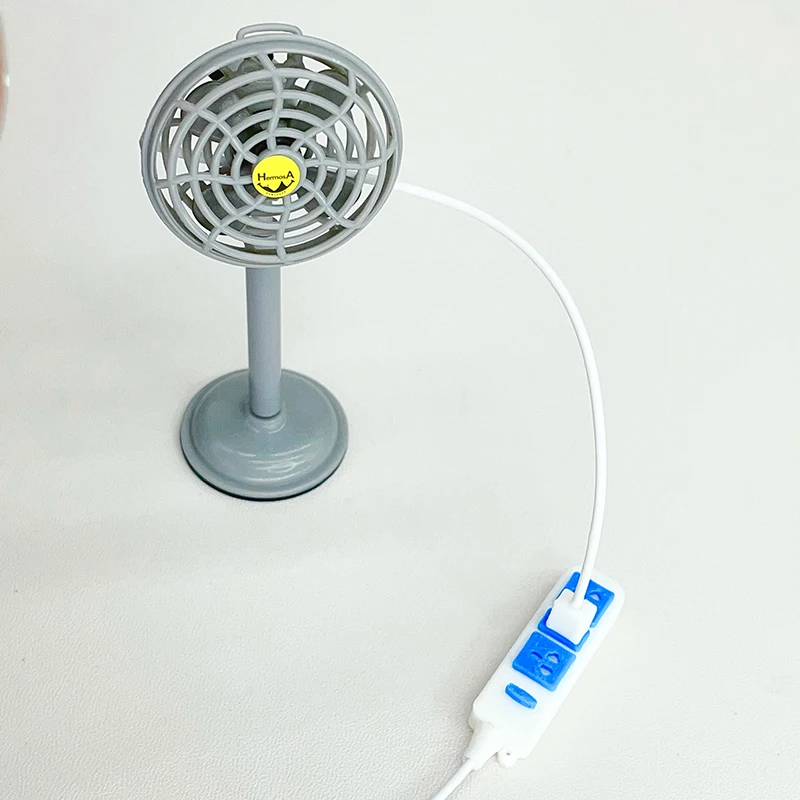 Enchufe de casa de muñecas con Cable, modelo de electrodomésticos, accesorios de decoración de casa de muñecas, juguetes de juego de simulación para niños, 1/12, 1 unidad