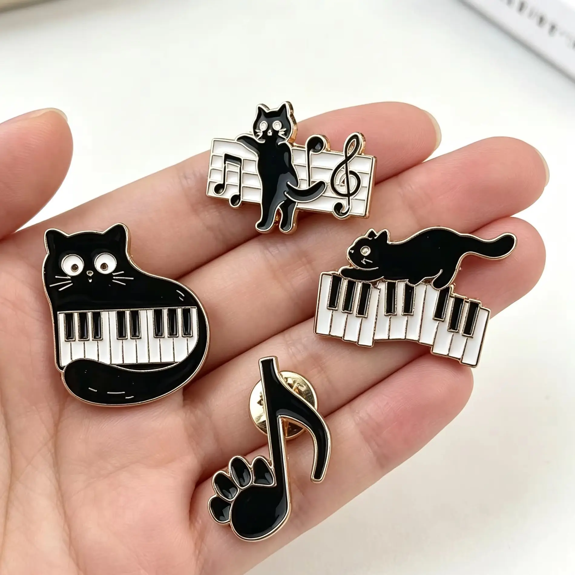 1/4pcs Kawaii Black Cat Piano Enamel Pin, Musical Note Animal Lapel Brooch Badge, Cute Music Instrument Backpack Accessory Gift