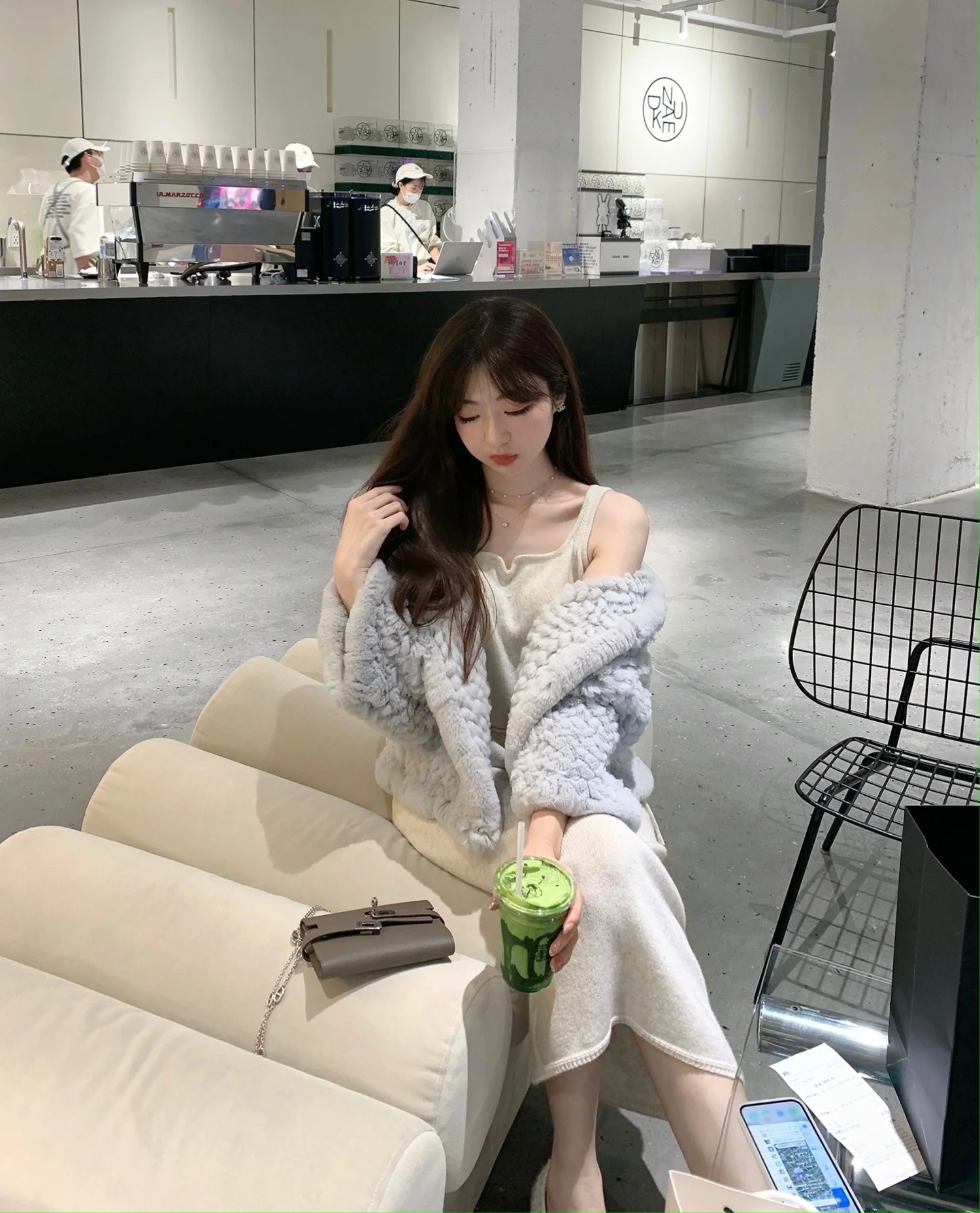 

Вязаный жилет Zhaobao Ni из шерстяной смеси для женщин, осенне-зимний, новый, средней длины, повседневный, шикарный, с V-образным вырезом