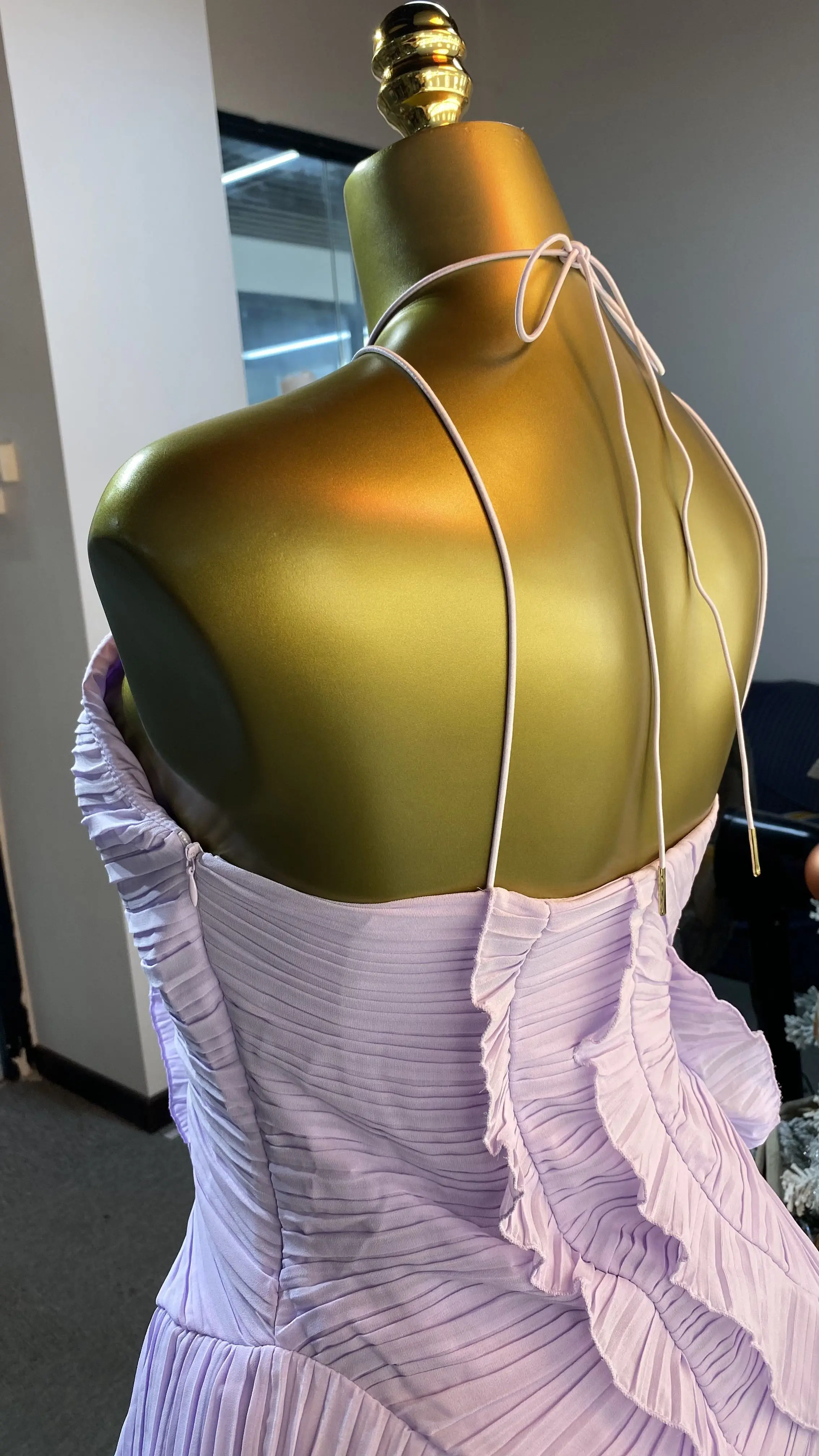 فستان ماكسي متعدد الطبقات على الطراز الأوروبي والأمريكي لفصل الربيع باللون الأرجواني مكشكش بدون ظهر متعدد الطبقات للحفلات-GZXX198