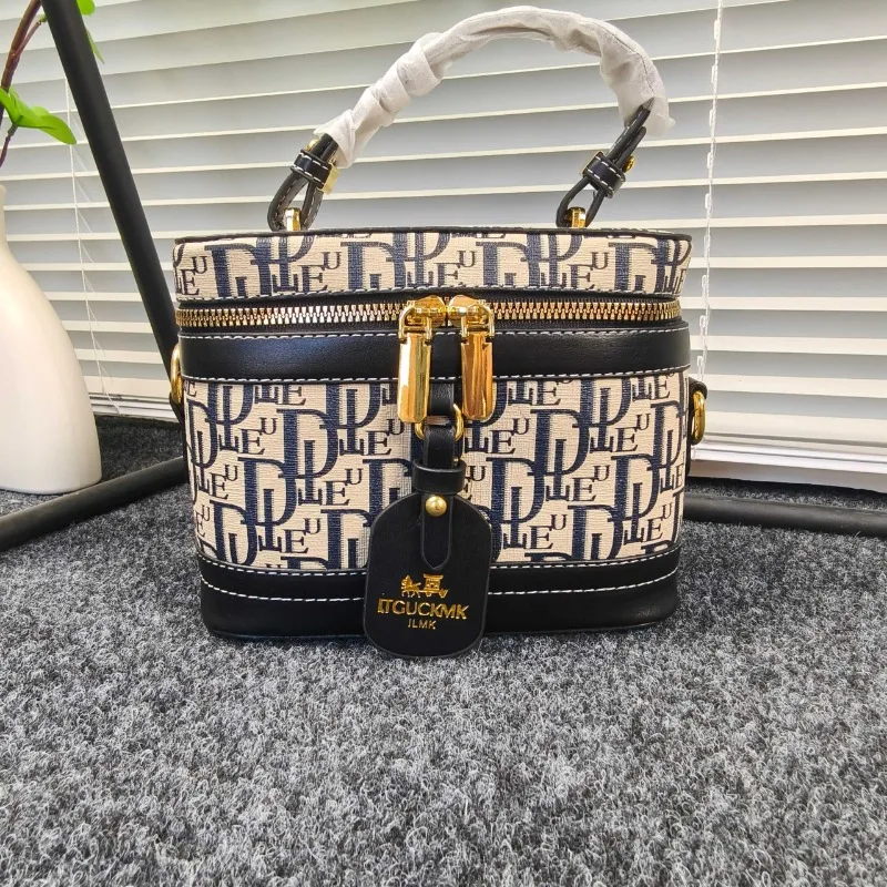 

Stylish Functional Women Tote Bag Lightweight Leather Handbag Ladies Shopping Bag Foldable Reusable Design