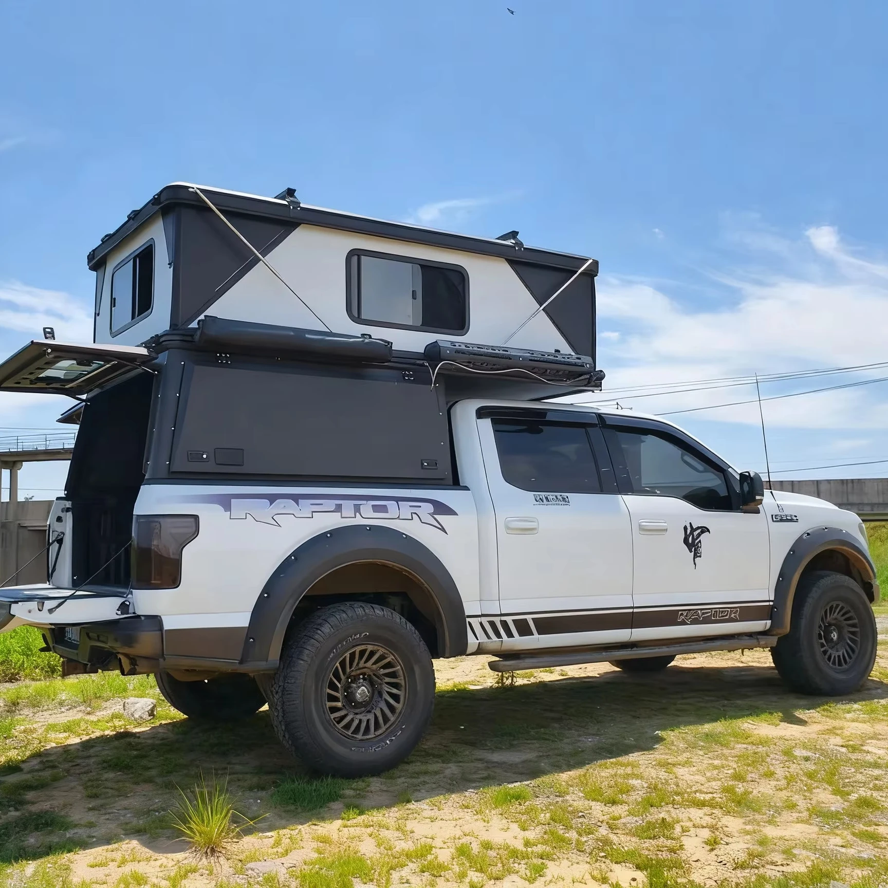 Simple Installation Double Layer Waterproof 6.5-8 Ft. Truck Bed Tent for Pickup Cars for Rooftop Camping and Car Roof Use