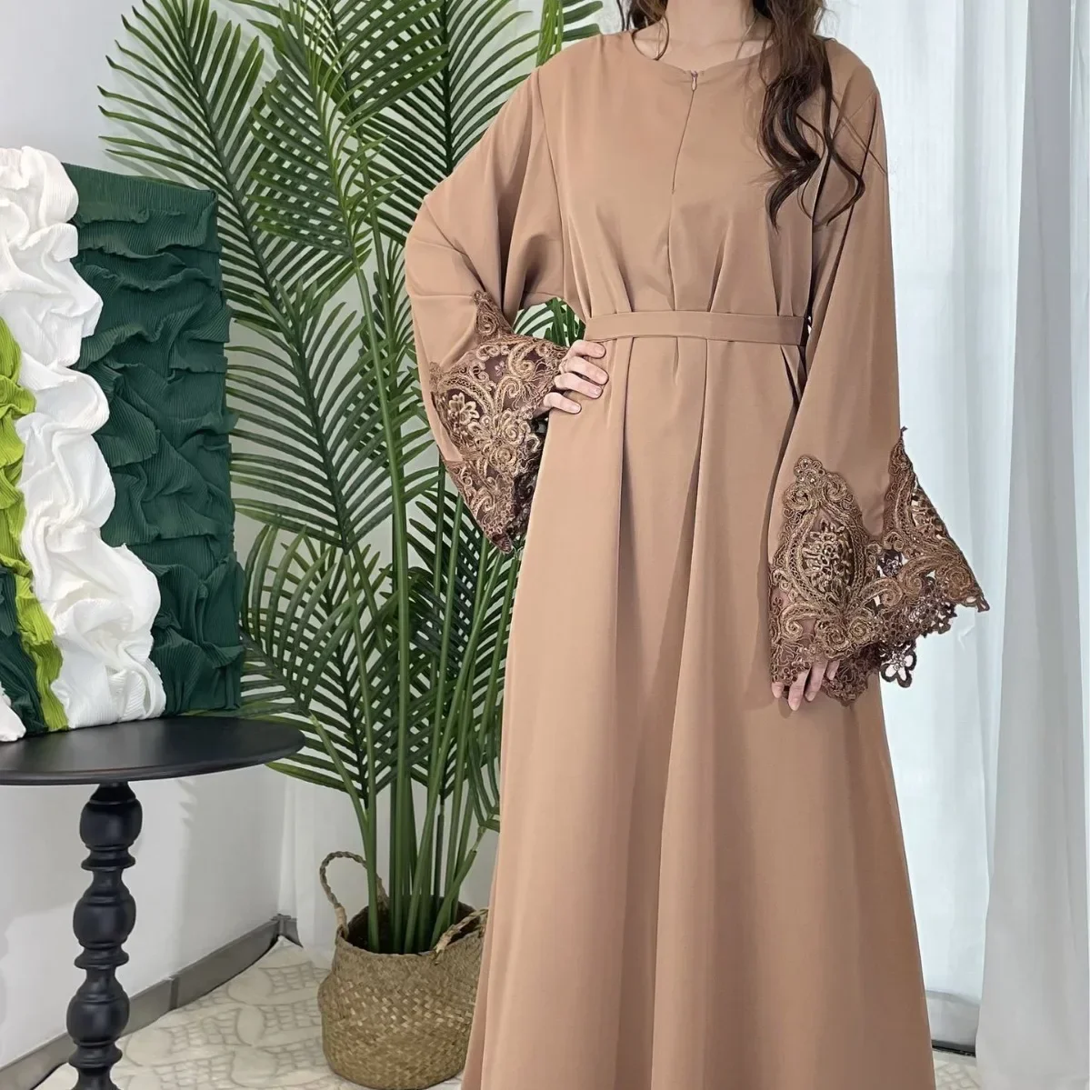 Plus Size Zipper Dubai Abaya Muslim Women Clothes Solid Lace with Flowers Muslim Dress Women Long Sleeve Kaftan Loose Musulmane