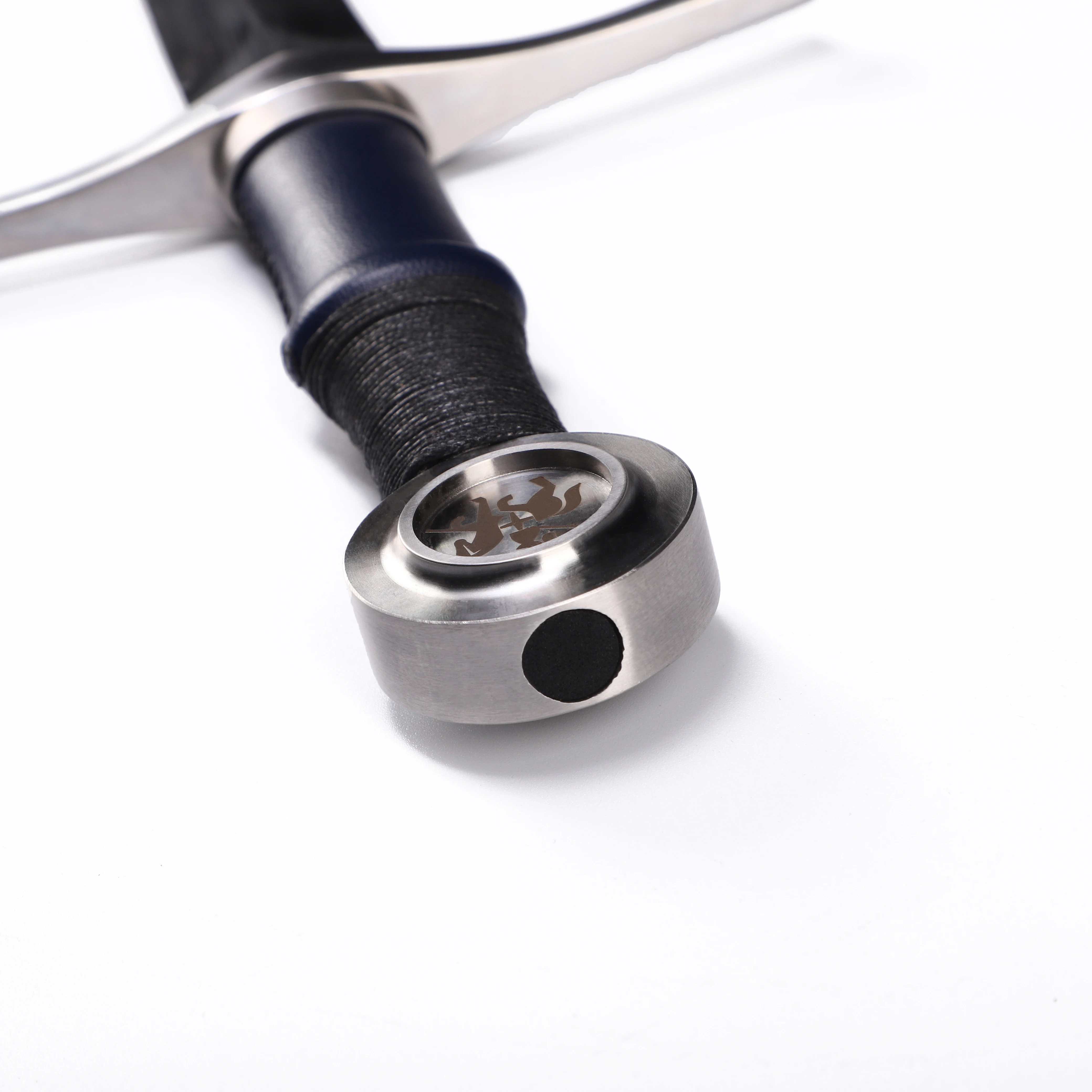 Medieval Blade Black Western Sword with Knight Motif Manganese Steel Blade Real Sword Supplied with Belt Total Length 37.9