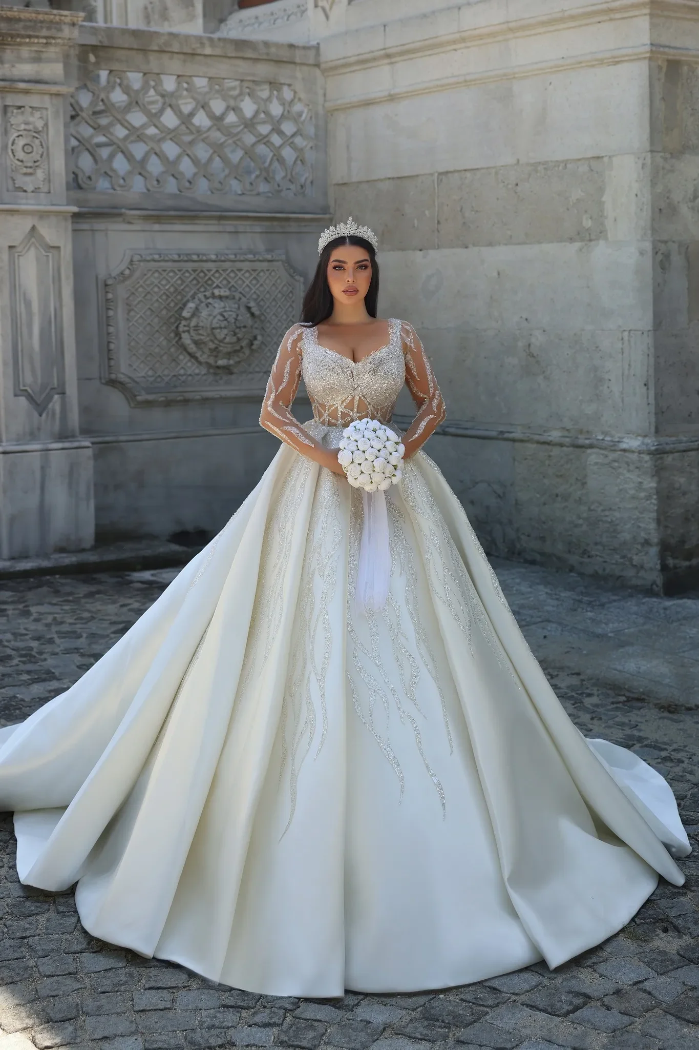 Exquisite A-Line Lace Crystal Decal Women's Wedding Dress V-Neck Long Sleeved Church Bridal Gown Vestido De Noiva Customized