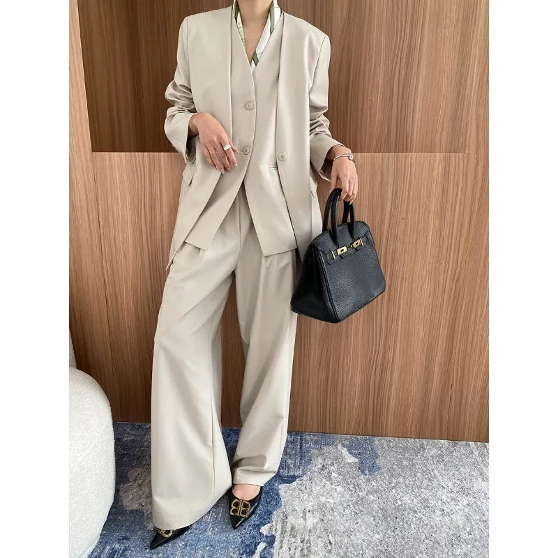 سترة SS25 Cyber Y2K القابلة للتحويل: سترة نسائية بإبزيم جانبي منقوشة بالذكاء الاصطناعي مصنوعة من نسيج التكنولوجيا المعاد تدويره متعددة الاتجاهات للمكتب إلى ملابس الشارع #5