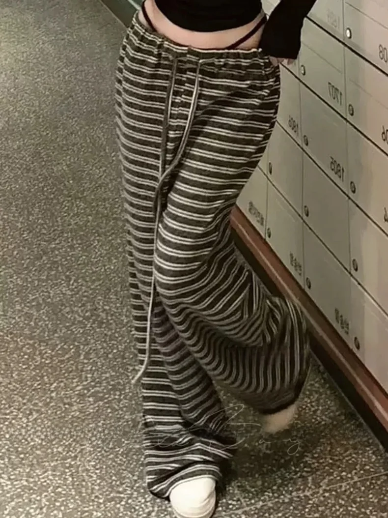 

Повседневные женские брюки свободного кроя с высокой талией, в полоску, на резинке, прямые, осенние, модные, комфортные, для расслабленного образа