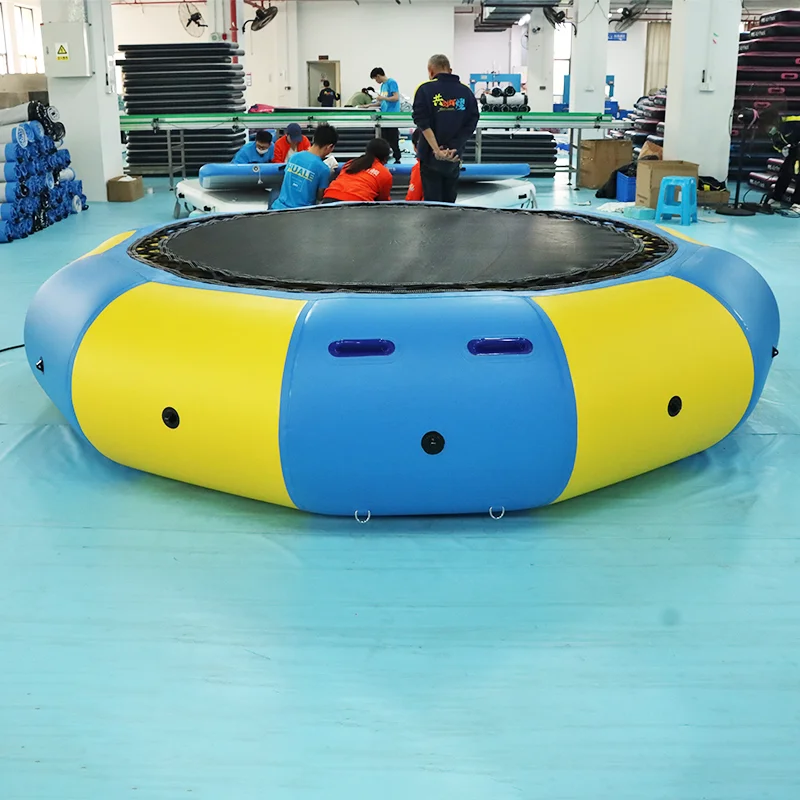 Non Slip Jumping Surface Wassertrampolin Aufblasbar Inflatable Jumping Platform Water Trampoline with Safety Net