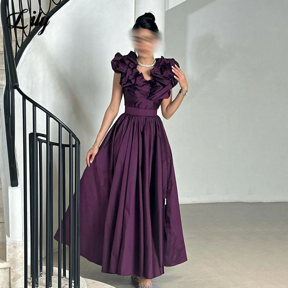 

Лили фиолетовые элегантные вечерние платья с v-образным вырезом без рукавов и рюшами, платья для выпускного вечера, атласные вечерние платья трапециевидной формы для женщин по индивидуальному заказу