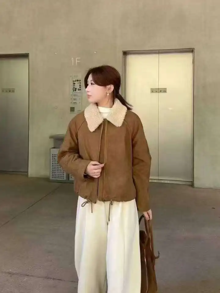 

Lamb Wool Jacket Dry Cleaning Woman Padding Element Stuffing Component Filling Part Wadding Aspect Cushioning Detail Upholstery