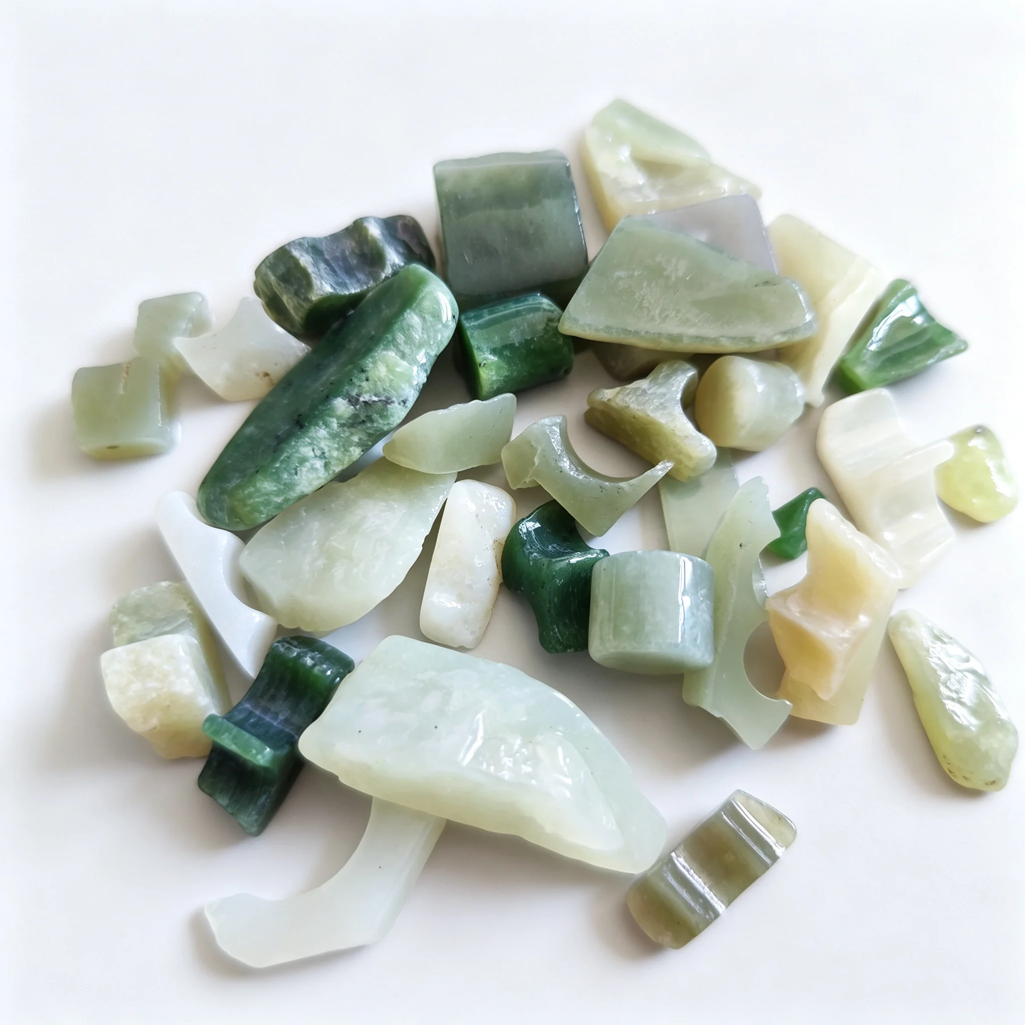 100g Natural Hetian Jade Offcuts Raw Nephrite Jade Scraps for Jewelry Making DIY Craft Aquarium Home Decor Crystal Healing Stone