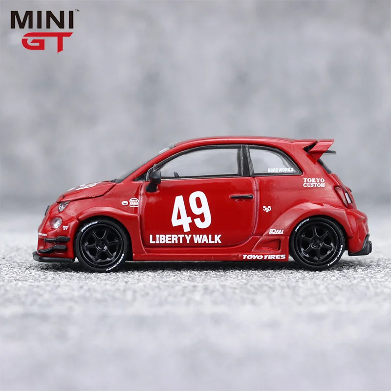 Nowy Minigt 963 1:64 Abarth 595 Abarth # 49 Czerwony Symulowany Stop Miniaturowy Model Samochodu Odlewany Ciśnieniowo Personalizowany Prezent Zabawka Ozdoba dla Dzieci