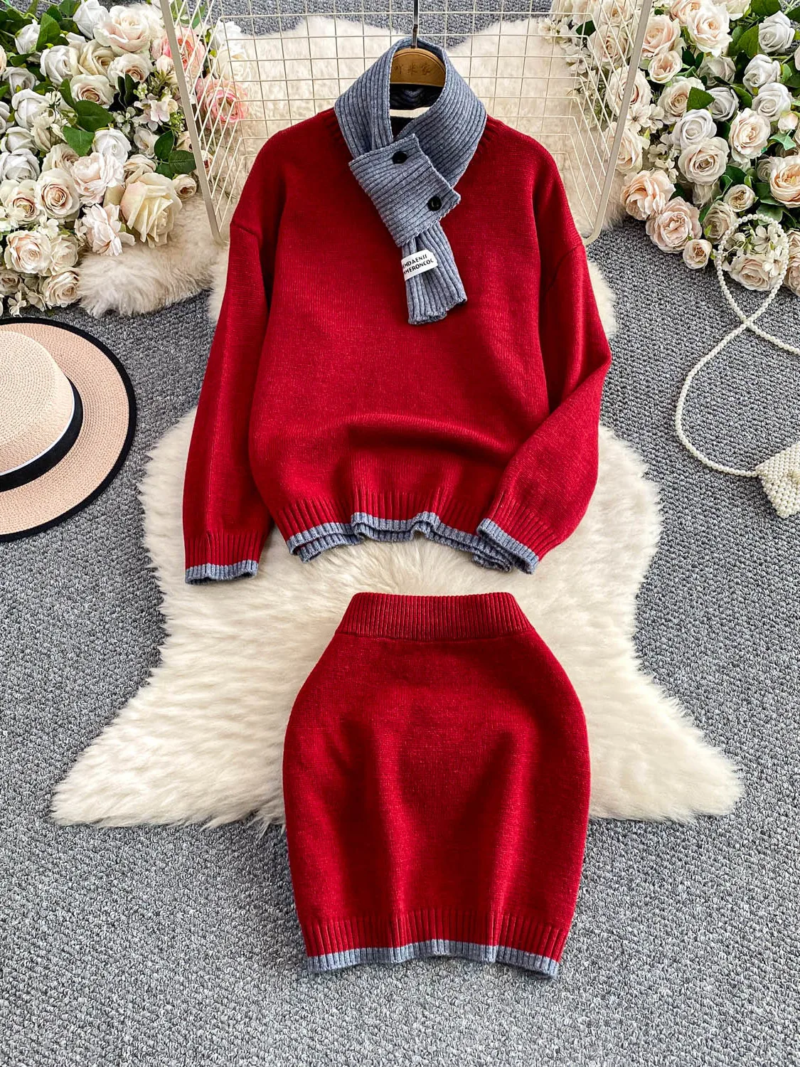 

Red Knitted Sweater High Waist Loose Fit Fashion Set with Scarf Slimming Effect Year of Birth Celebration Outfit for Women