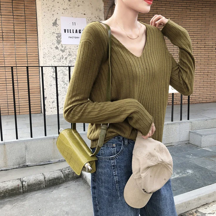 قميص نسائي ضيق بأكمام طويلة وياقة على شكل V، قميص أساسي للخريف والشتاء، ملابس داخلية على الطراز الكوري متعددة الاستخدامات ونحيفة