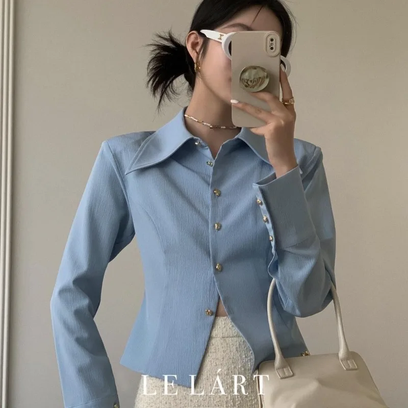 Nieuwe stijl wit modieus puntkraag Frans high-end overhemdontwerp Slank kort stijl topshirt met lange mouwen