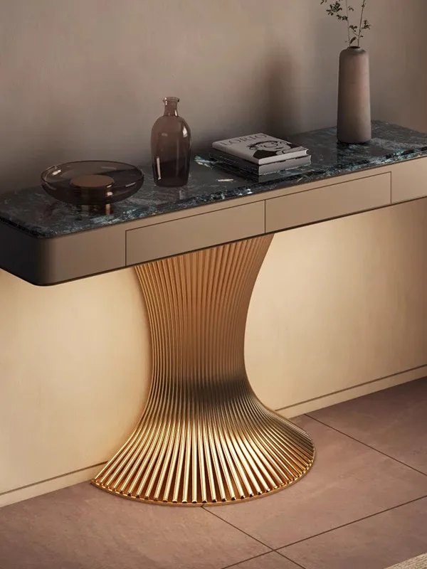 

Постмодернистский входной стол, чрезвычайно узкий прихожая, коридор, каменная плита, входная подставка для цветов из нержавеющей стали, шкаф