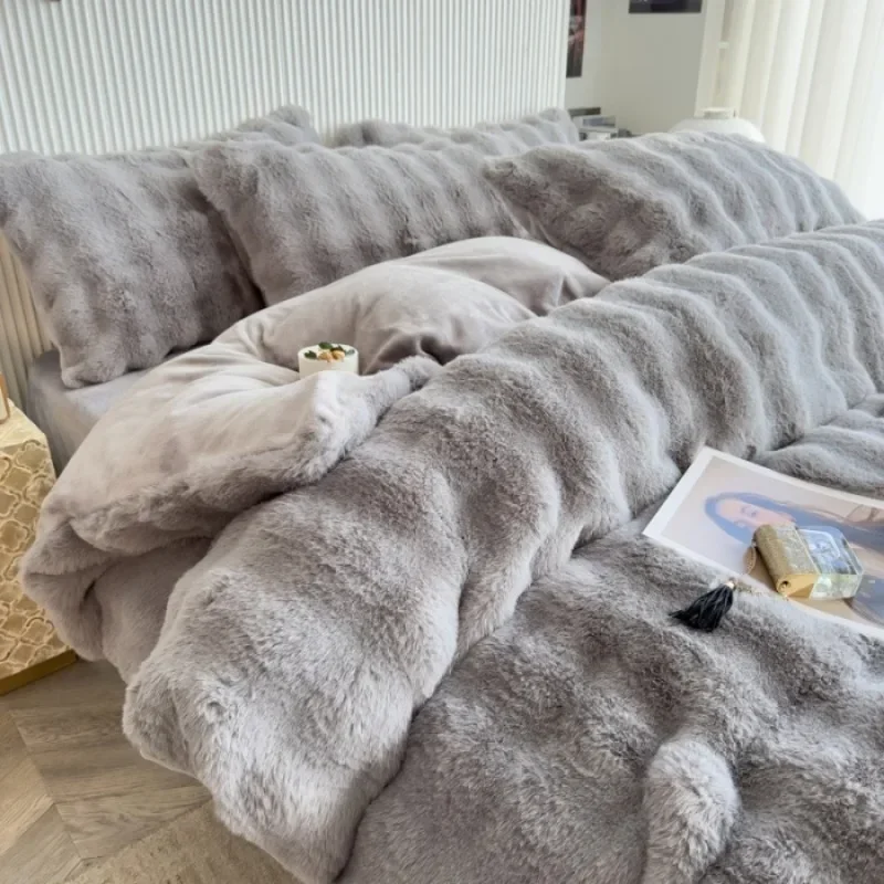 

2024 New Winter Bubble Rabbit Fleece Four-piece Set Milk Fleece Thickened Flannel Warm Coral Fleece Quilt Cover