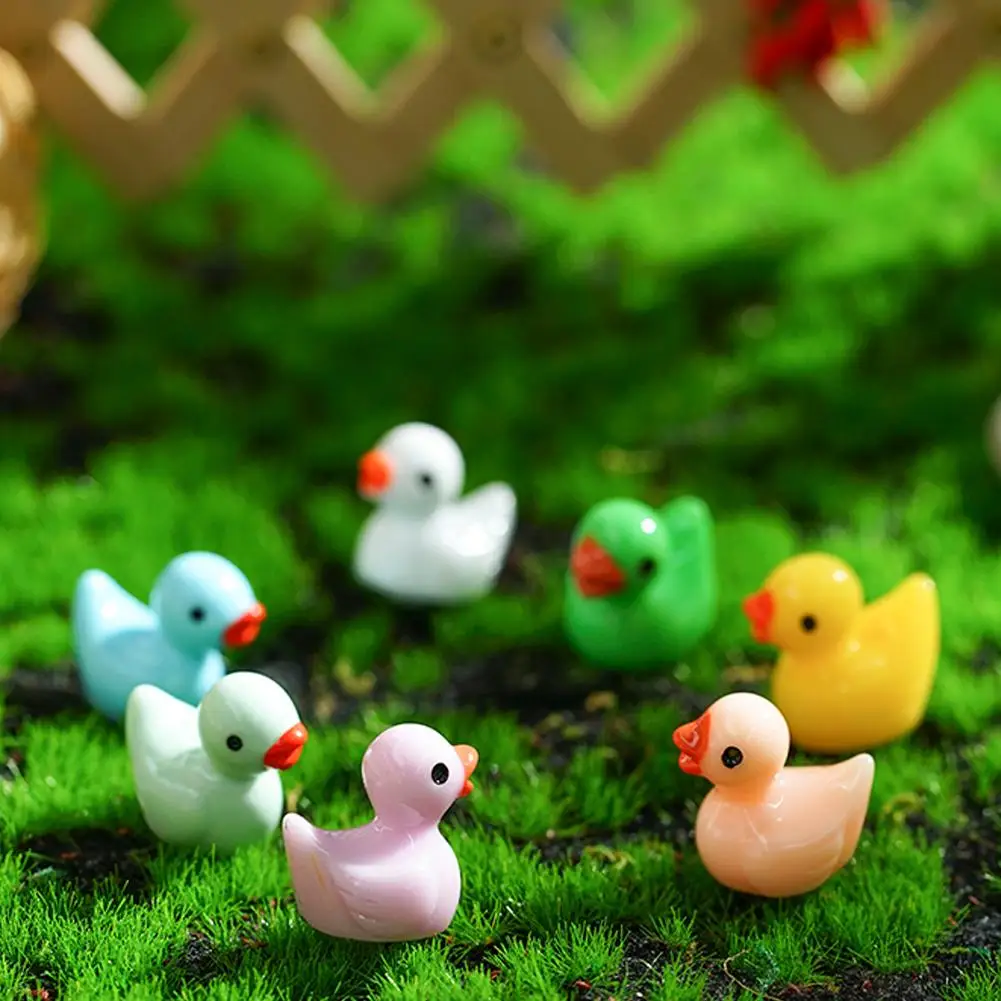 100pcs Mini Fluorescent Yellow Duck Ornament Miniature Figures Tiny Resin Handicraft Micro Landscape Decoration