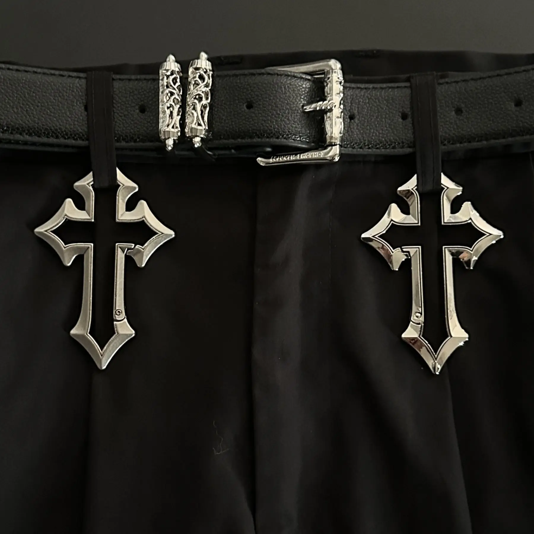 Outdoor Portable EDC Creative Cross Keychain Pendant with Irregular Spring Buckle Tool