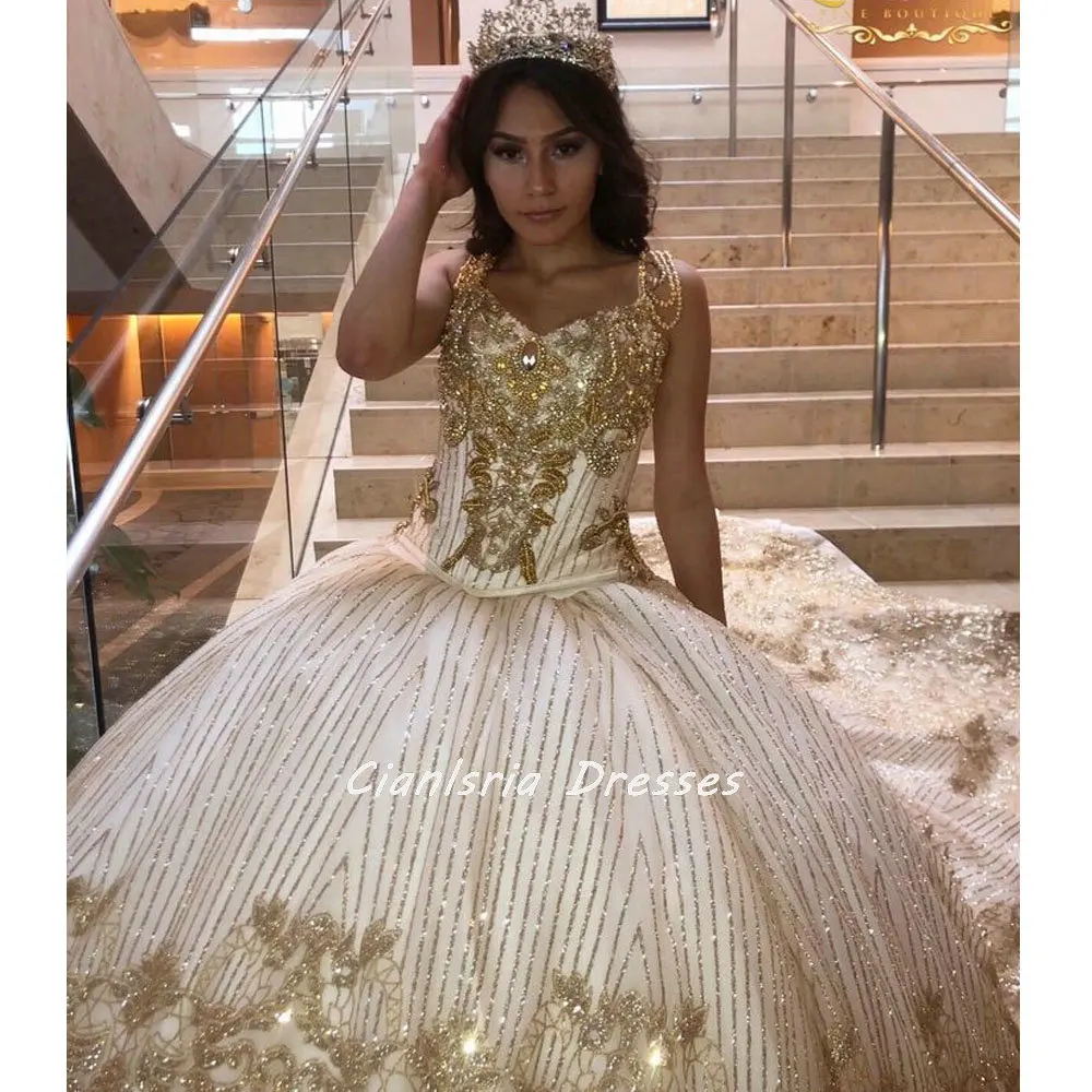 

Мексиканское платье Quinceanera с золотыми кристаллами и блестками, с накидкой, бальное платье на бретельках, корсет с бисером и жемчугом, Vestidos De XV Anos
