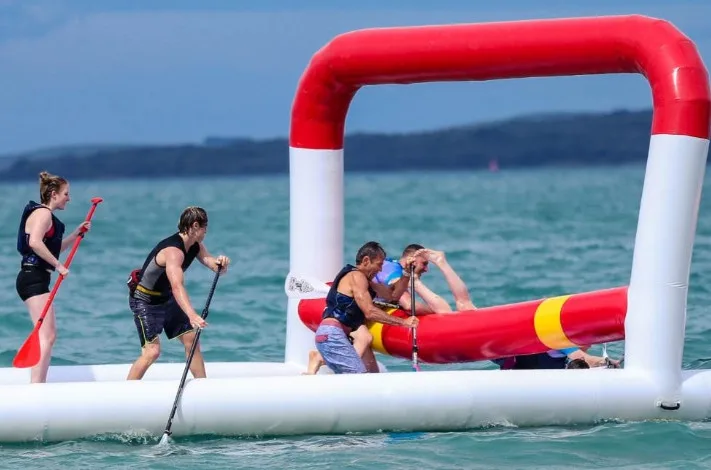Watersport Pvc Drijvend Dock Opblaasbaar Voetbalspelbaan Veld Arena met doel