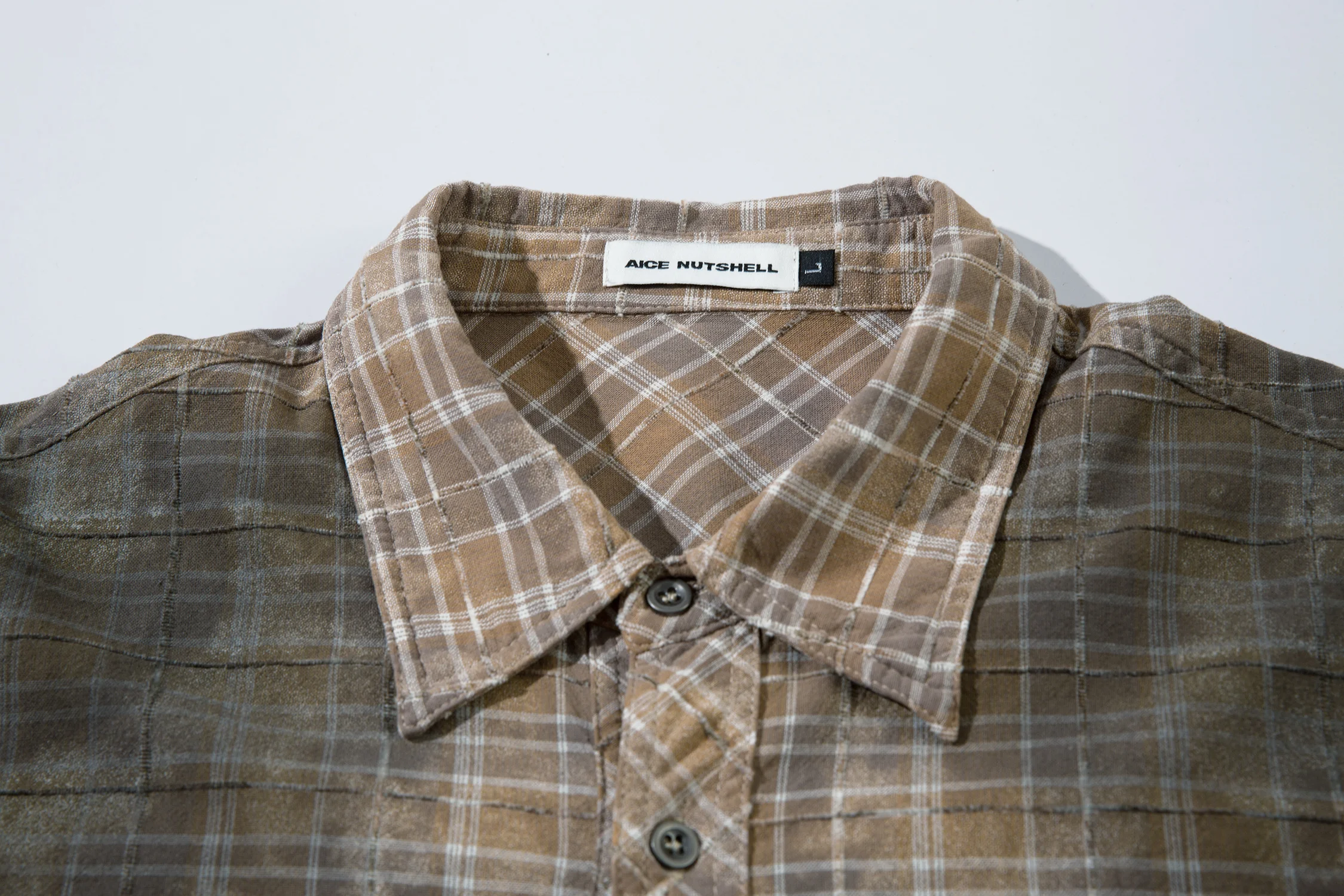 Kemeja Kotak-kotak Musim Gugur H03 Terbaru Untuk Pria dan Wanita, Atasan Trendy Bermerek dengan Efek Rusak dan Sobek