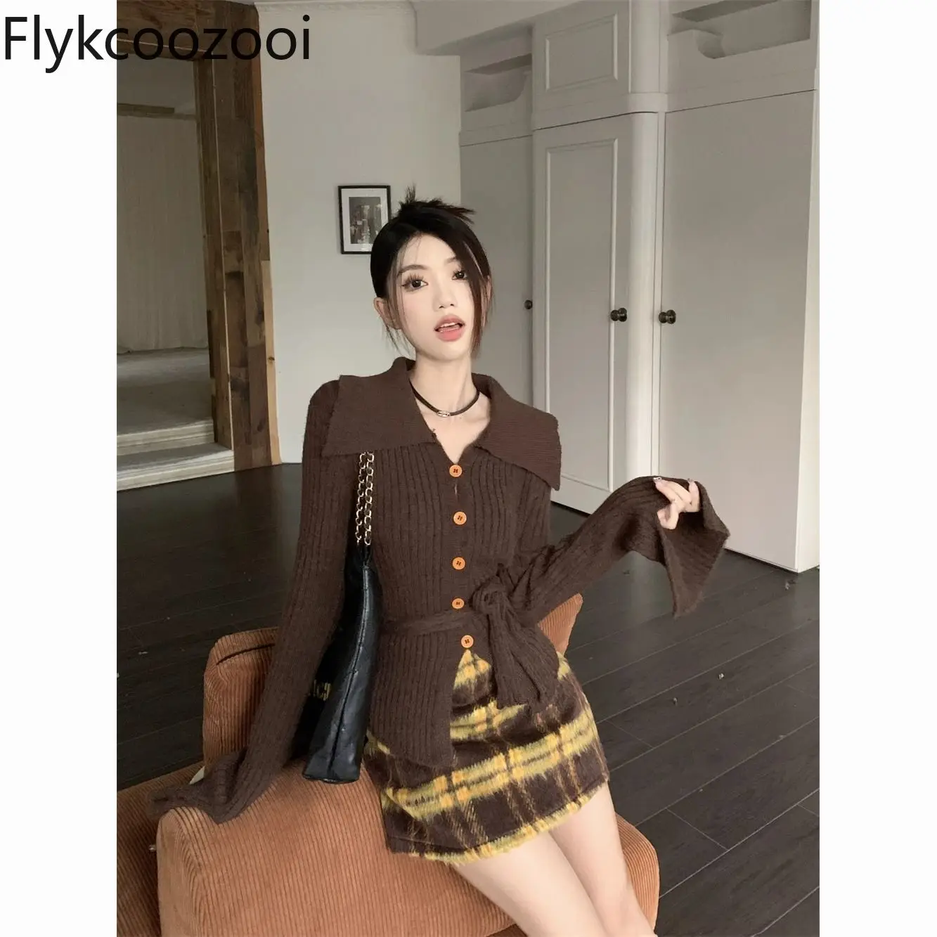 2024 Autumn/winter New French Retro Waist Slimming Sweater on The High Waist Plaid Skirt Ensemble Femme 2 Pièces Chic Jupe