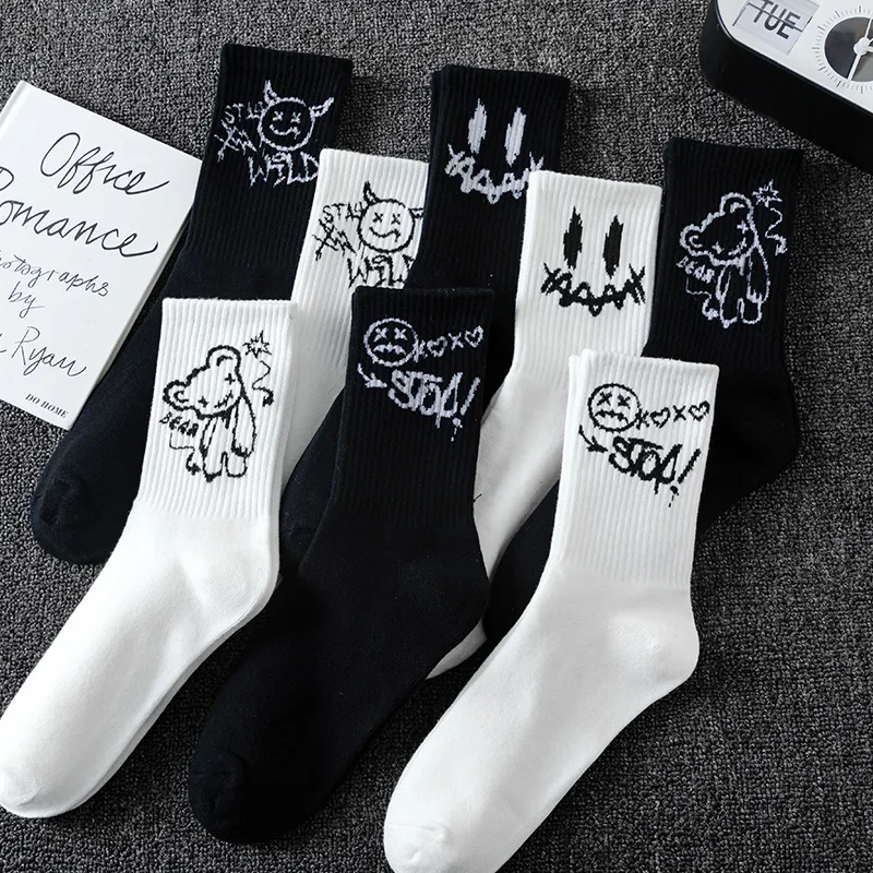 10 Paar Herren-Sportsocken, lässig, atmungsaktiv und vielseitig. Personalisierte Socken mit Ghost-Gesicht-Graffiti