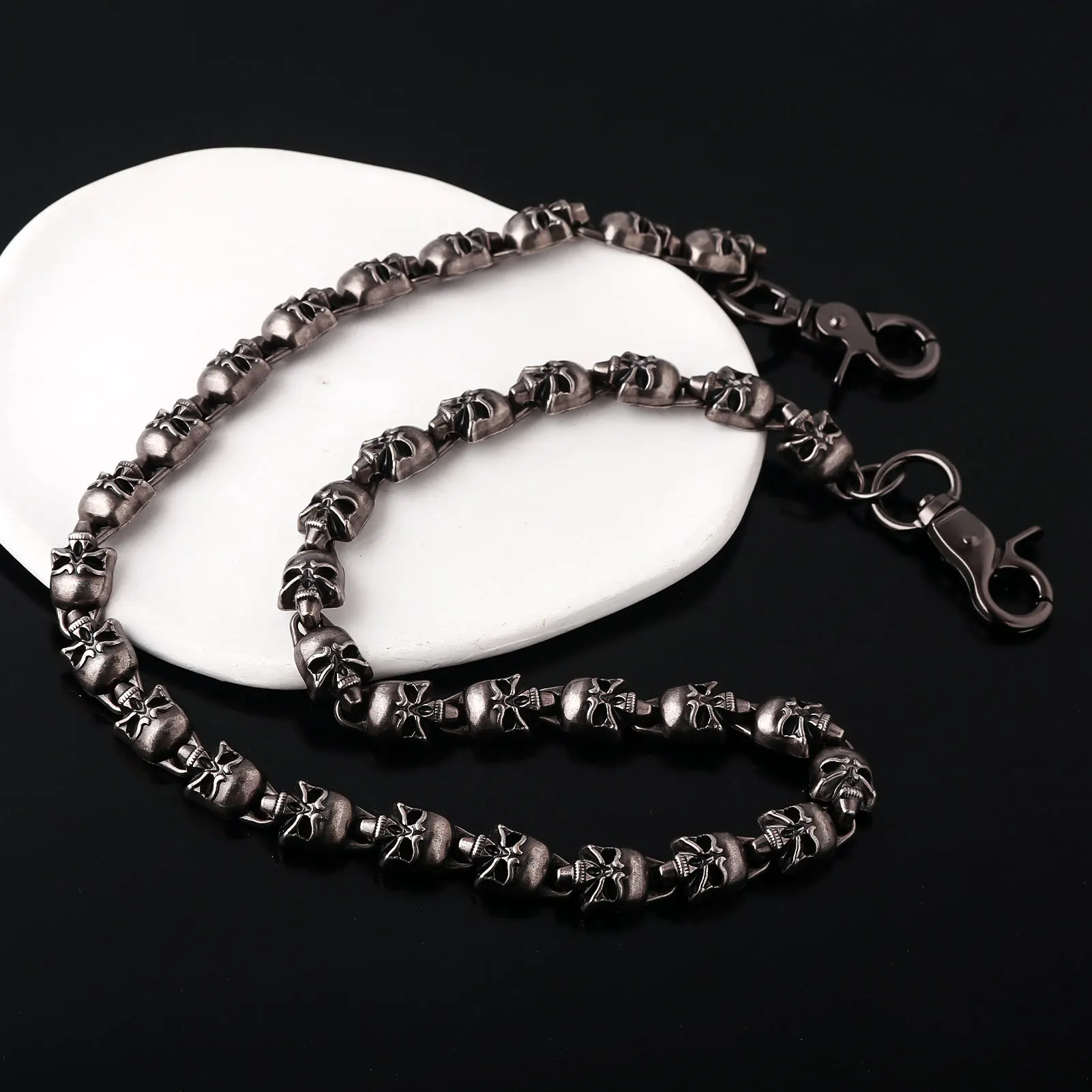 Vintage Dark Skull Waist Chain Fashion Gothic Black Skull Charm Bag Pendant for Women Men Hip Pop Subculture Accessories Gift