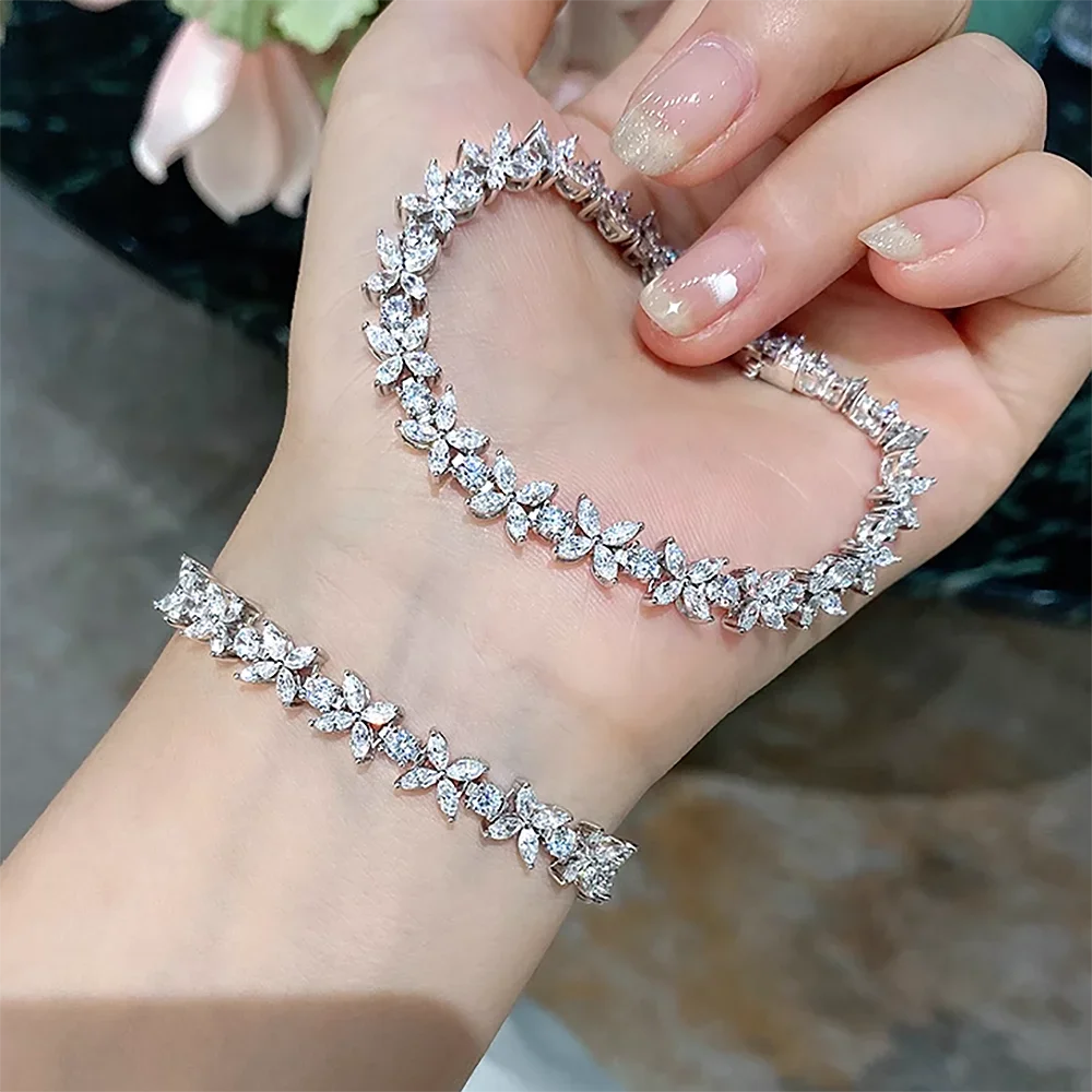 Luxury Butterfly High Carbon Diamond Bracelets for Women 925 Sterling Silver Plated 18k White Gold Wedding Bangle Fine Jewelry