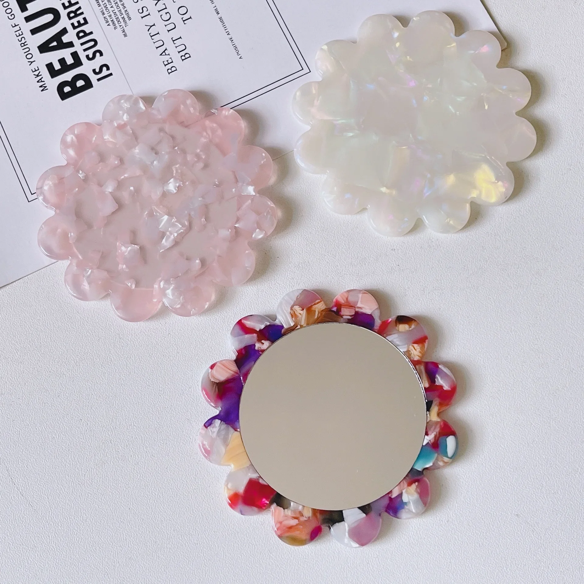 Woman Portable Makeup Mirror Girl Flower Shaped Mini Mirrorr Beauty Tools Sunflower Small Circular Mirror Makeup Tools