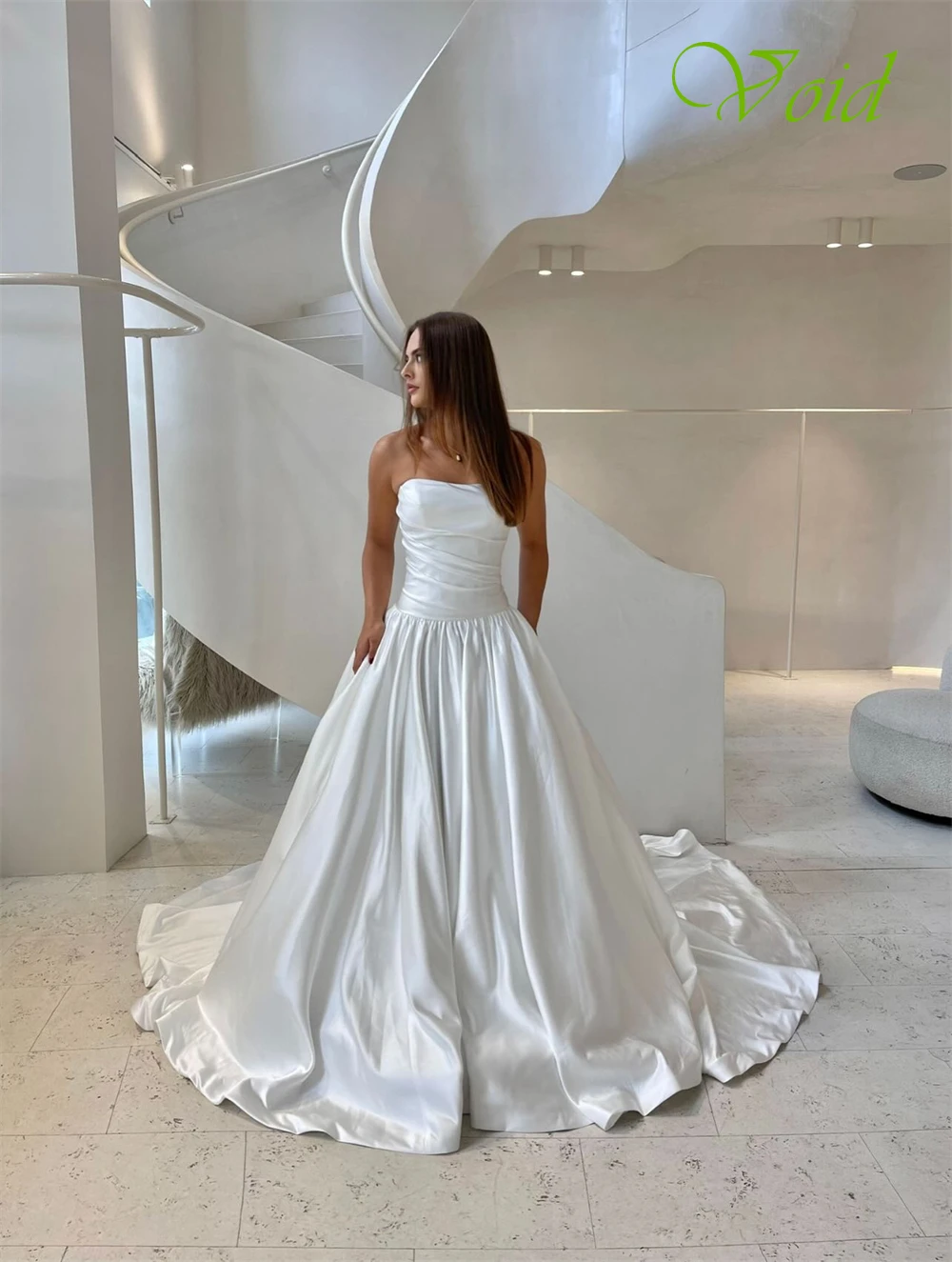 Customized Sexy White Satin Wedding Dress Formal Strapless Sleeveless Robe de mariée Boho A-Line Court Train Vestido De Novia